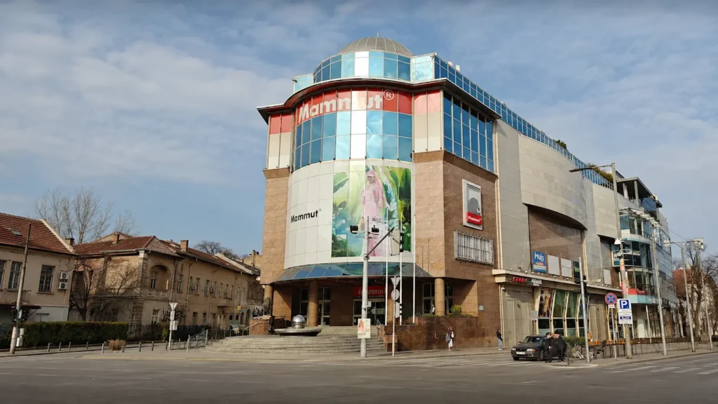 קניון ממוט בודפשט - Mammut Mall קניון 300 חנויות