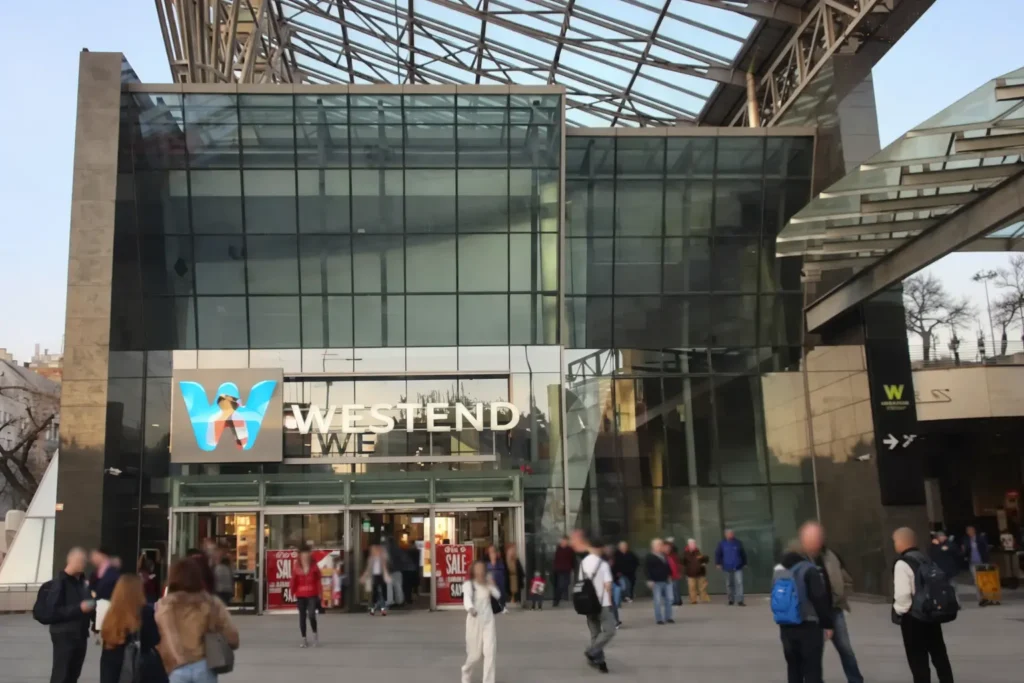 קניון ווסטאנד בודפשט WestEnd Mall עם חנויות מותגים בבודפשט
