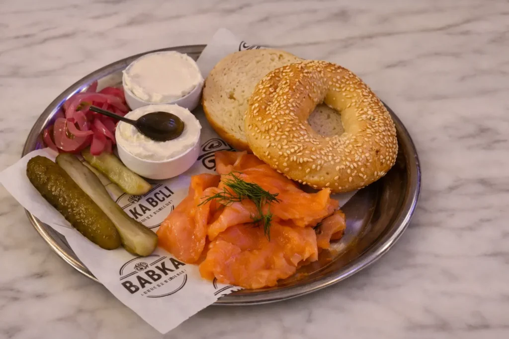 ארוחת בוקר במסעדת Babka Deli בבקה דלי בבודפשט