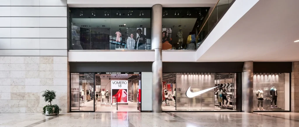 שלט הכניסה לחנות נייקי בודפשט - NIKE Budapest בקניון WestEnd